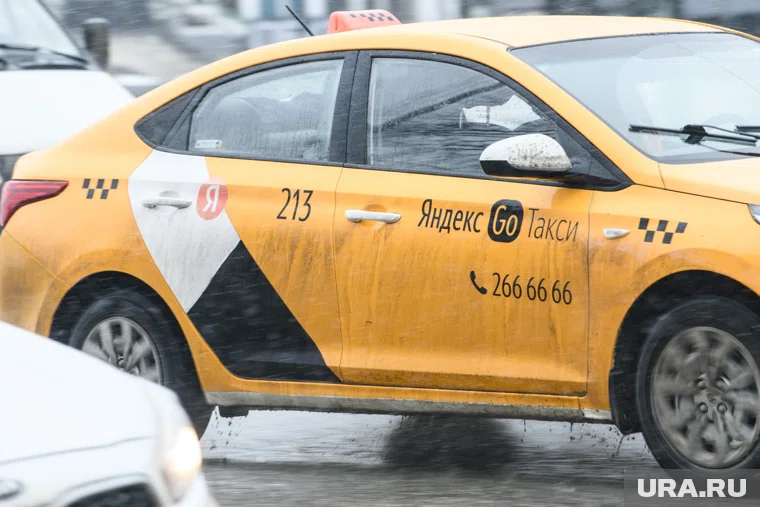 Машина таксиста была снаружи и внутри запачкана кровью (архивное фото)