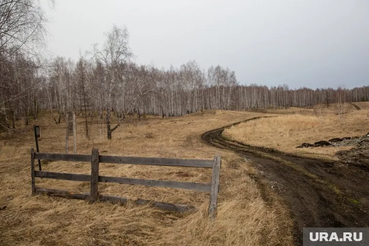 Жителям Югорска выдают участки под застройку без дорог