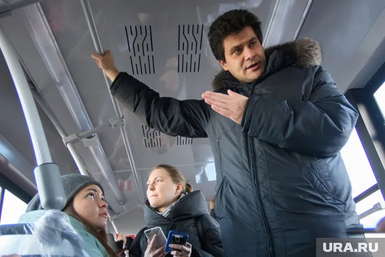 Директор транспортной компании извинился перед мужчиной