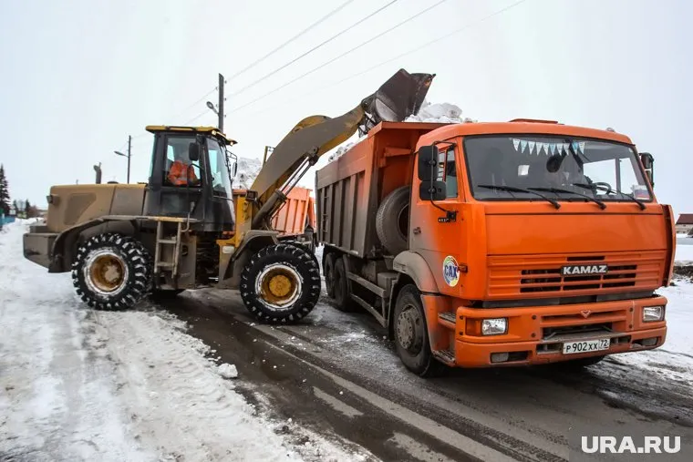 В ночь на улицы Тюмени выйдет 239 единиц техники