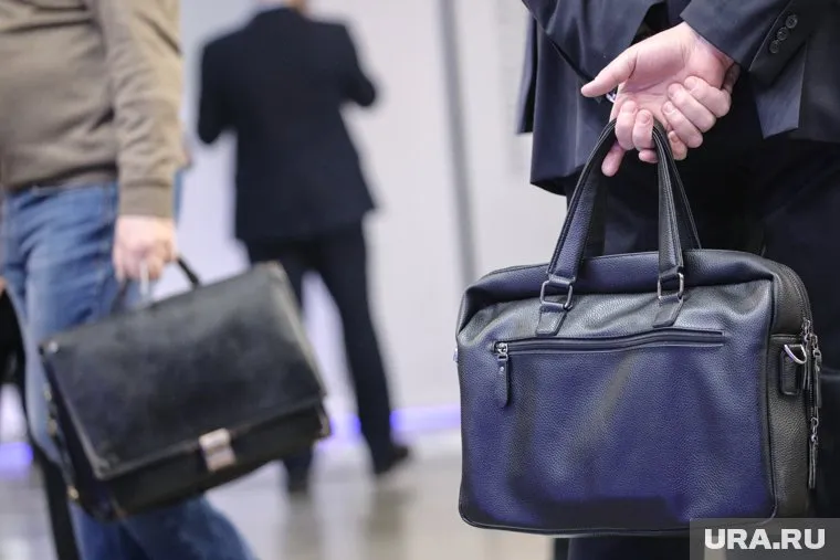 Российские дипломаты покидают Украину на фоне новостей об эвакуации посольства США, сообщает источник