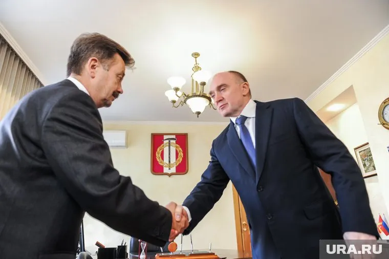 Бисеров (слева) считается одним из фаворитов на выборах мэра Копейска