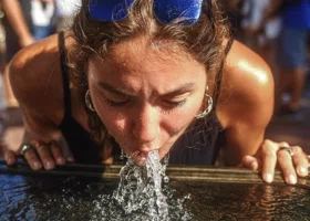 В аэропортах Челябинска и Магнитогорска установили питьевые фонтанчики