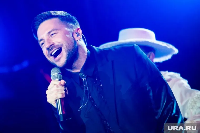 Стоимость билетов варьируется от 3-4 тысяч рублей до 200 тысяч 