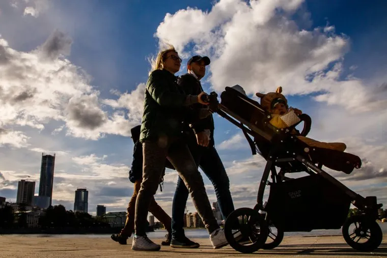 Жизнь вечернего города. Екатеринбург