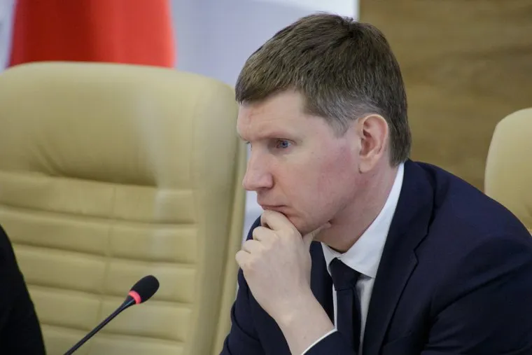 Совет по физкультуре и спорту под председательством губернатора Максима Решетникова. Пермь, задумчивость, решетников максим