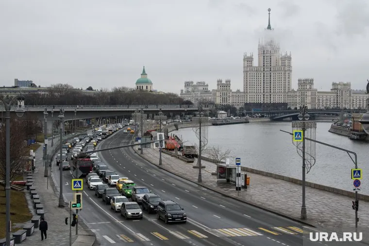 Одну из улиц или площадей в центре Москвы могут назвать в честь экс-мэра Юрия Лужкова