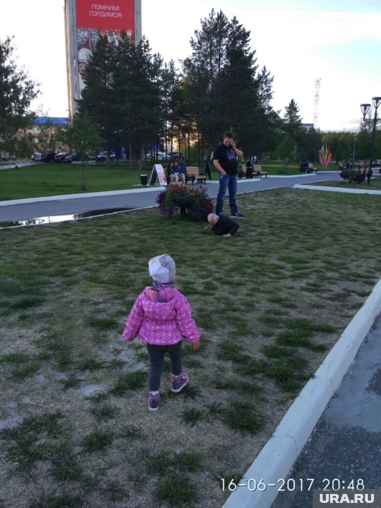 В яму с легкостью помещается взрослый мужчина