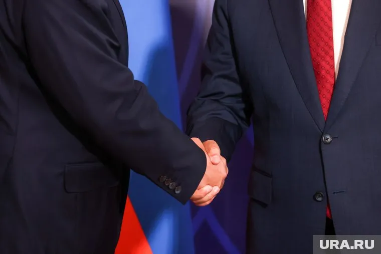 Руслан Кухарук и Александр Дюков подписали соглашение о сотрудничестве между ХМАО и «Газпром Нефтью»