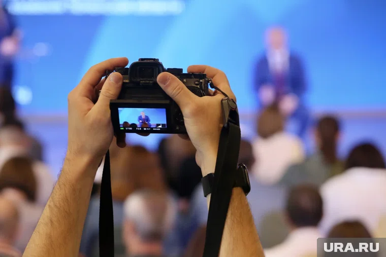 Кухарук пожелал коллективу крепкого здоровья, вдохновения и добрых новостей