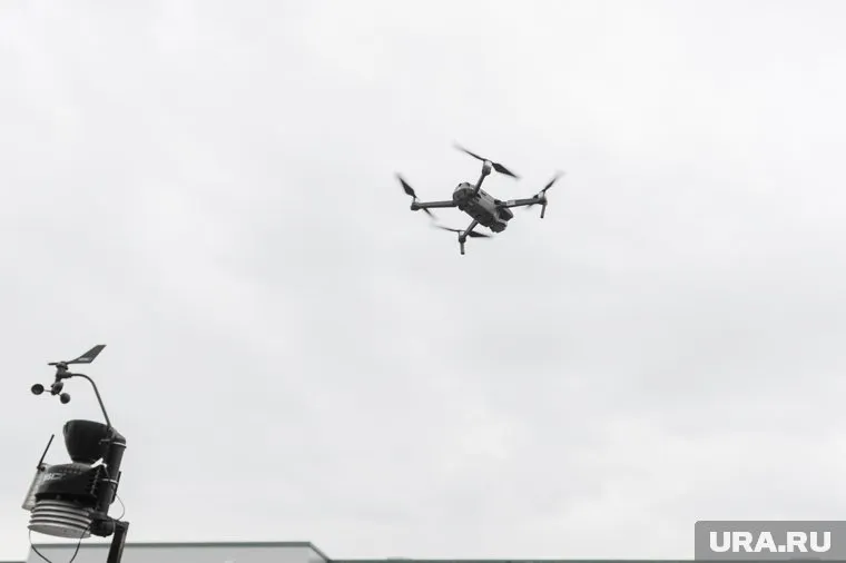 Обломки сбитых беспилотников упали на крышу жилого дома