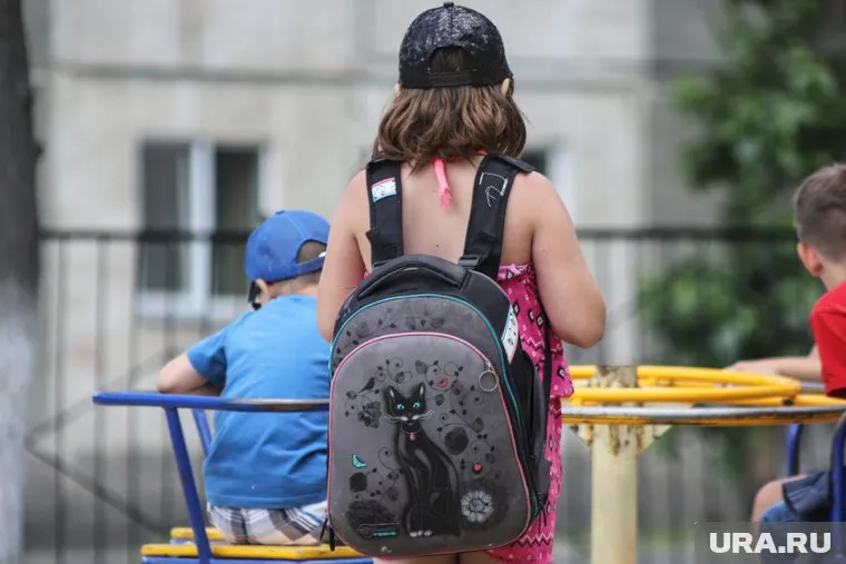 Вторая выплата семьям с детьми до 16 лет является полезной, но немного запоздалой