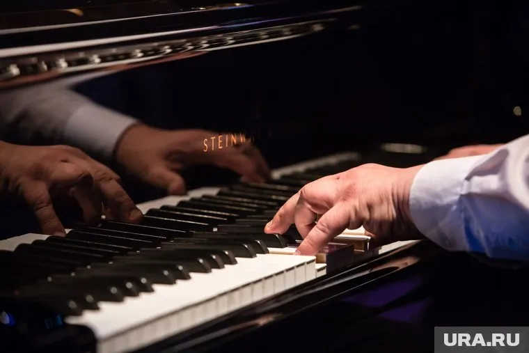 Продюсер Макс Фадеев заявил, что скучает по своему отцу, композитору Александру Фадееву (архивное фото)