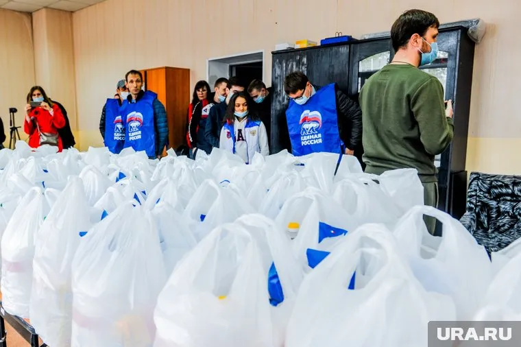Раньше на праймериз зазывали с помощью подарков, сейчас единороссы не знают, как замотивировать людей