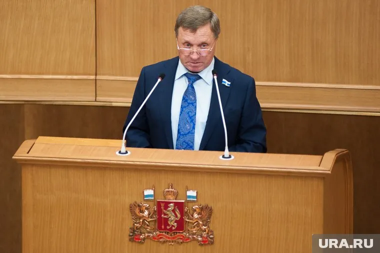 Отказ Владимира Никитина от выборов открыл карьерные возможности для других политиков