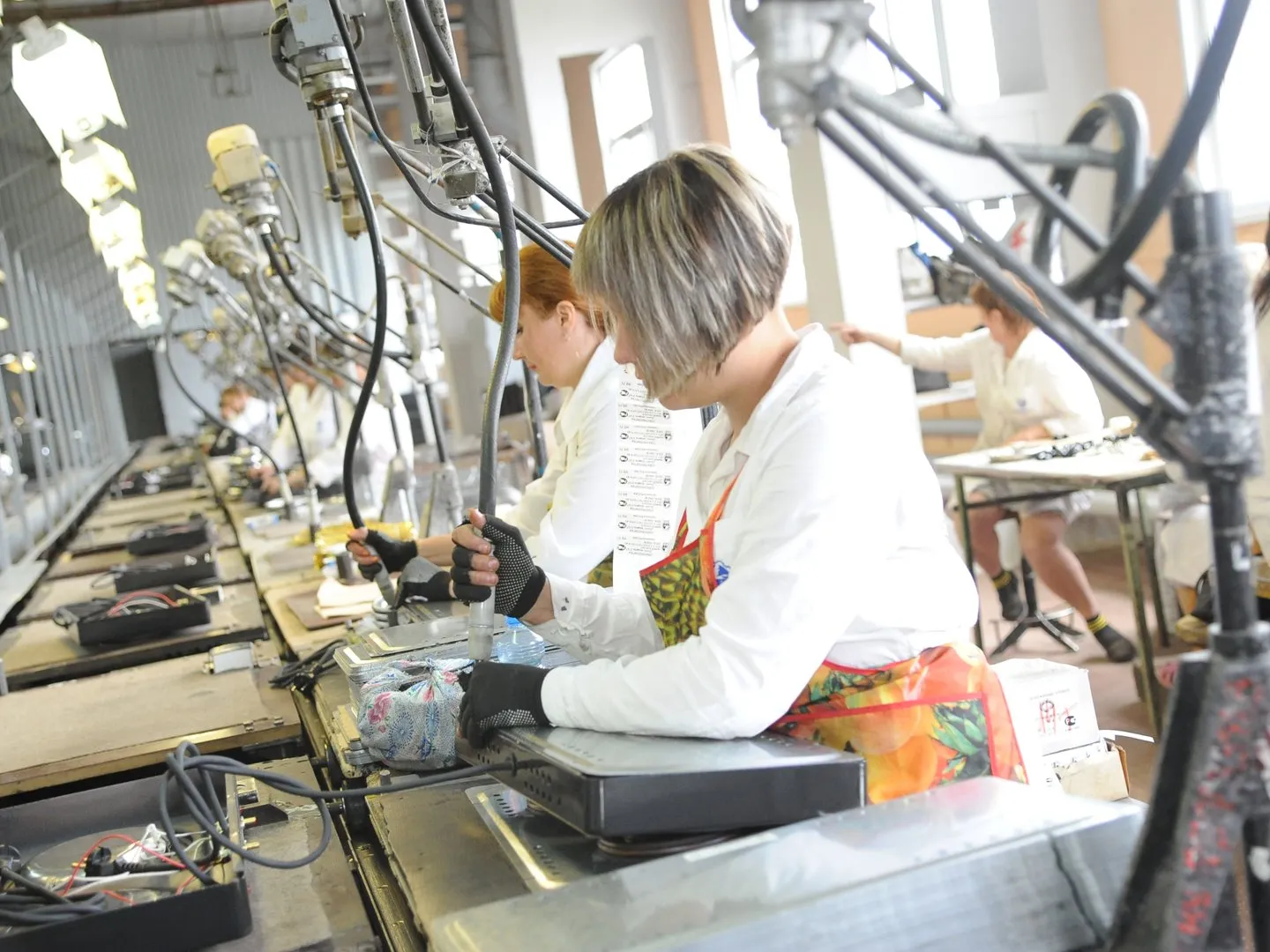 Мас қыздар порнографияны сиғызады