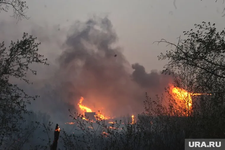 В Киеве второй день горит аэропорт (архивное фото)
