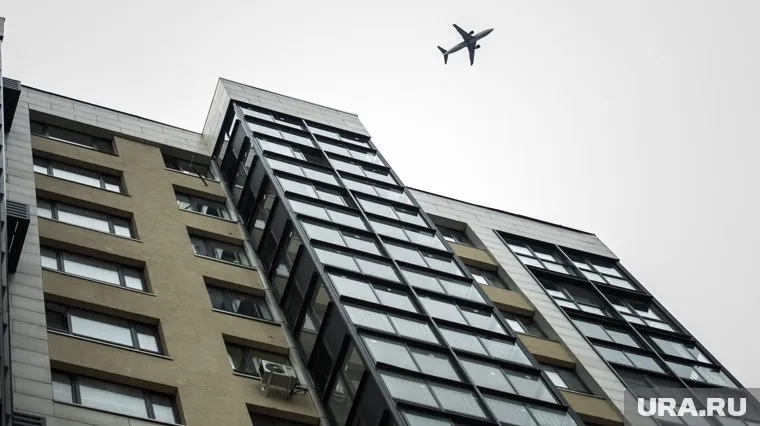 Трудовые мигранты в "Испанских кварталах" и Новой Москве. Москва, жилой комплекс, городская среда, новостройки, жк, самолет, урбанизация, урбанизм, испанские кварталы