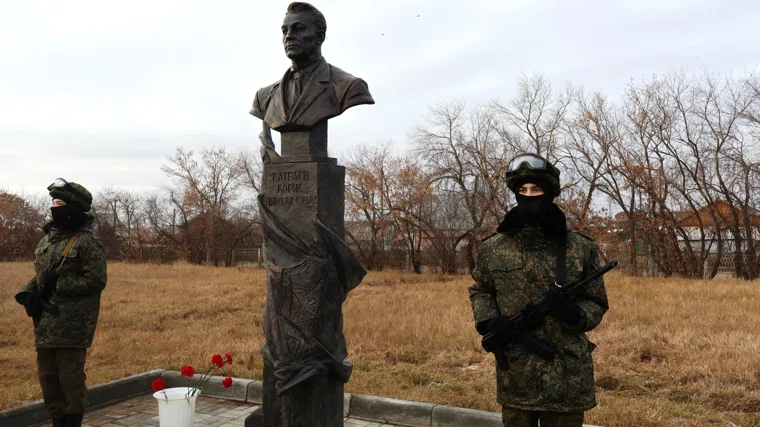 Монумент разведчику Борису Батраеву установлен в селе Фершампенуа