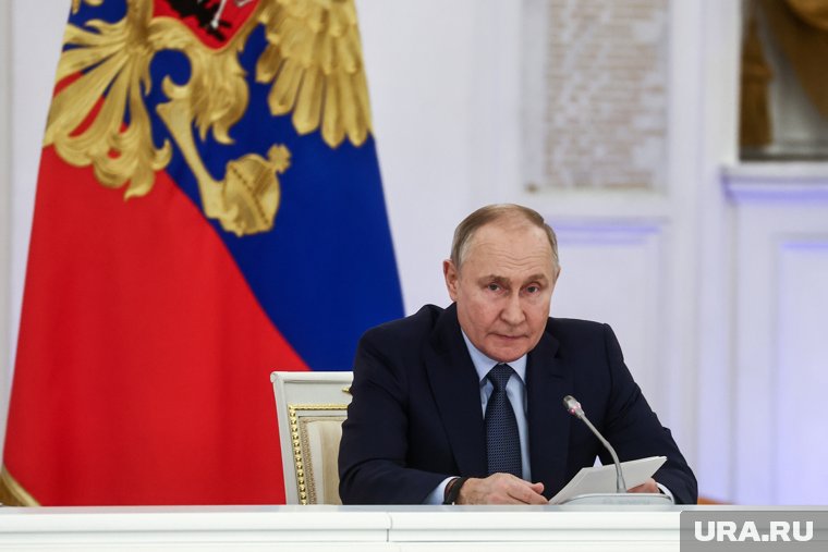 «Орешник» способен поразить всю Европу, ракету поставят на вооружение: что сказал Путин на встрече с МО