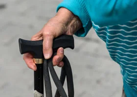 Бабушки-скамщицы: как не стать жертвой обмана при покупке жилья