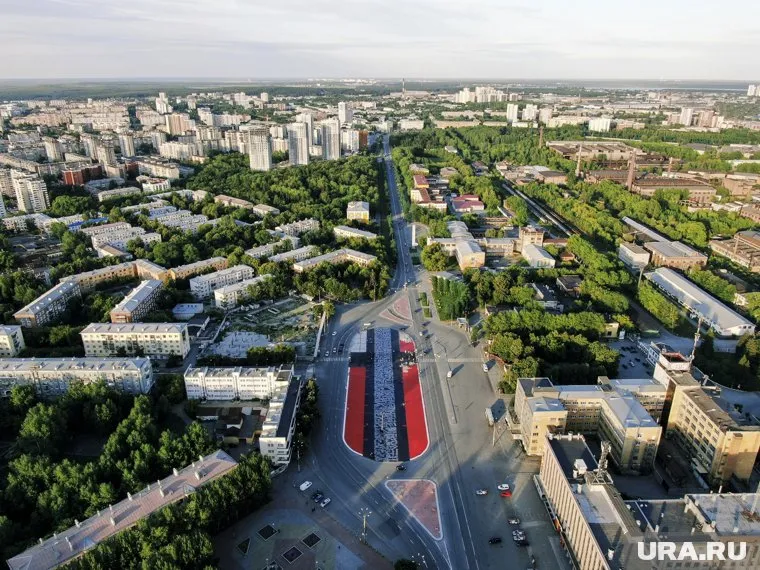 Арт-объект испортили из-за работ по ремонту пешеходного перехода