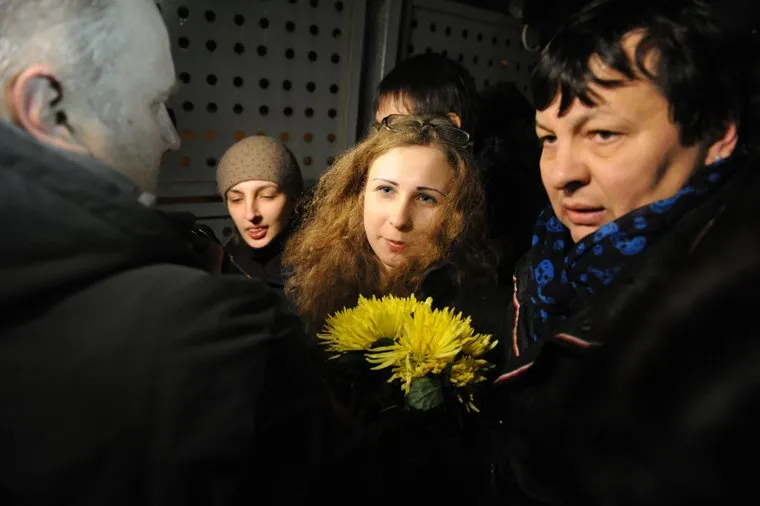 Прибытие освобожденной участницы Pussy Riot Марии Алехиной в Москву, алехина мария, pussy riot, пусси райот