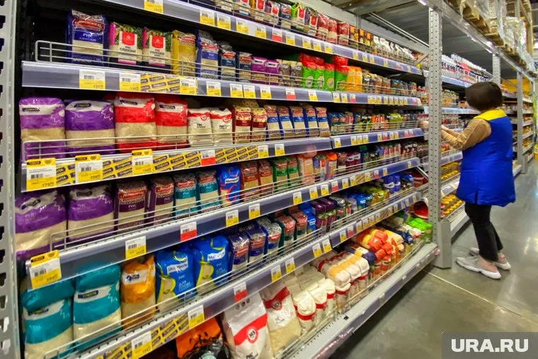 По словам покупателей, запах от мяса не сильный, но ощущается