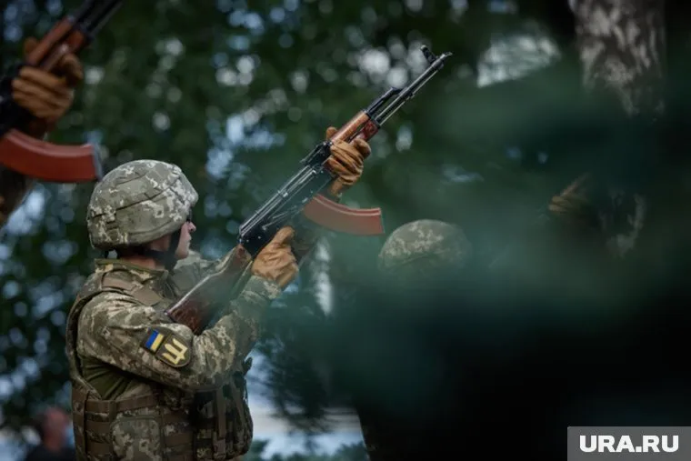 Группа украинских солдат не может выбраться из окружения под Курском