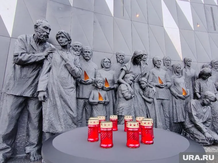 Высота мемориала составляет 47 метров