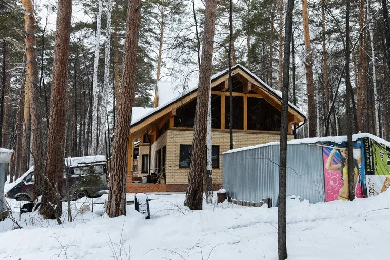 Дачи челябинских ВИП на озере Увильды, которые требует снести прокуратура. Аргаяшский район, Челябинская область, стройка, дом в лесу