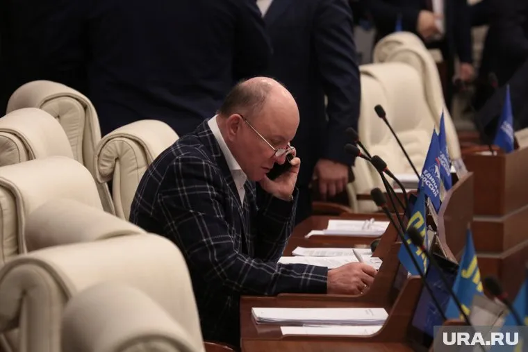 Алексею Петрову удалось провести своего сына в спикеры