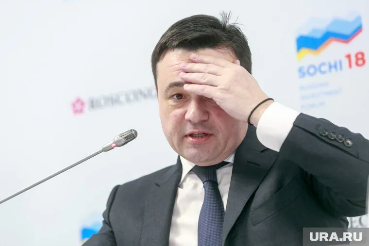 Элиты атакуют губернатора Подмосковья Андрея Воробьева в кулуарах, а он им «помогает» на публике
