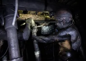 Семья погибшего под завалами свердловского шахтера получит три миллиона рублей