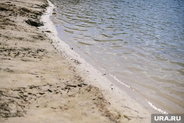 Сдача места на пляже в аренду нелегальна, так как земля находится в муниципальной собственности, заявили в АТОР