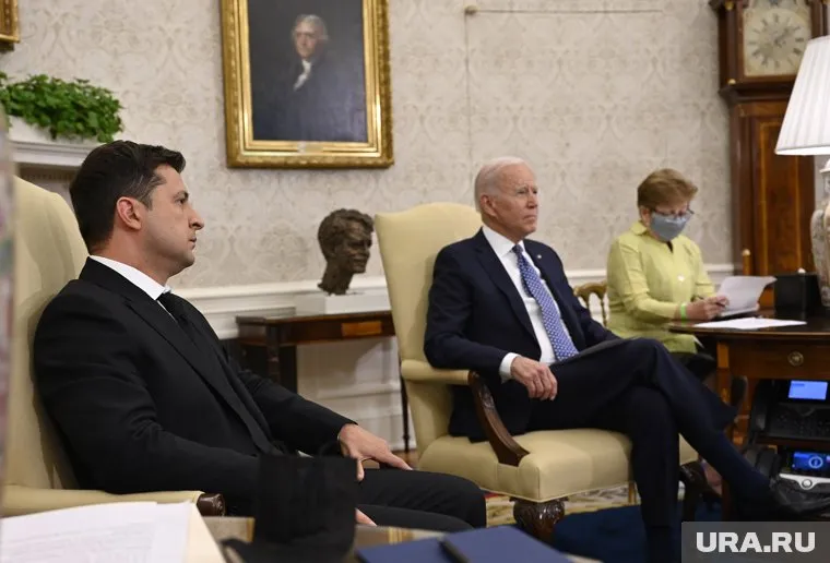 После переговоров с Владимиром Путиным Джо Байден намерен позвонить Владимиру Зеленскому