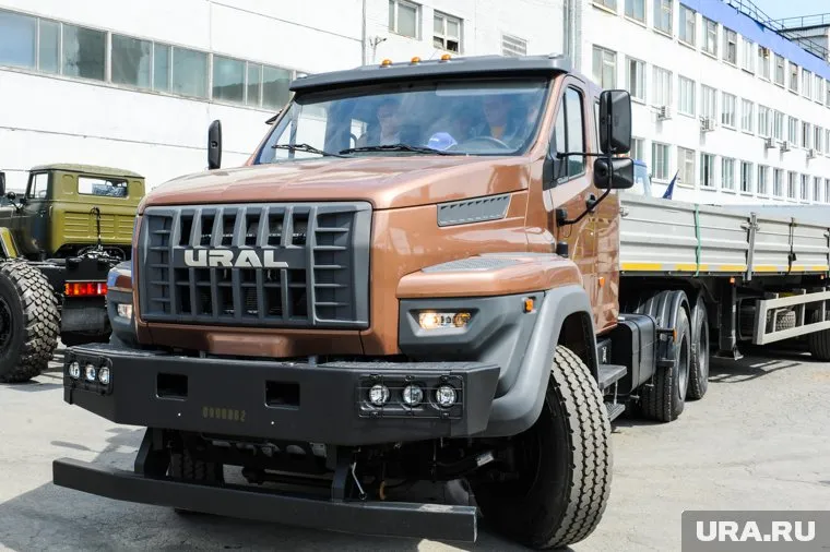 Автозавод показал новую технику на выставке в Москве