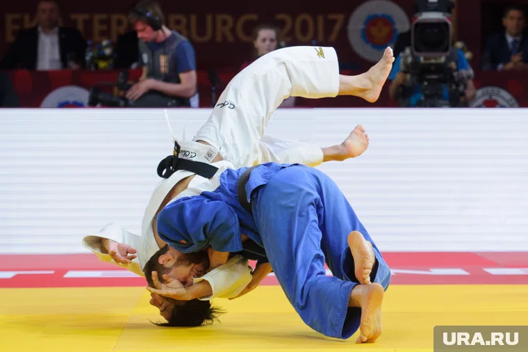 Федерация сочла целесообразным разрешить участие российских спортсменов на равных условиях