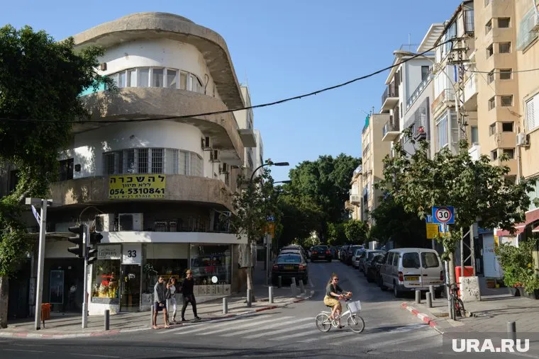 В Израиле грузовик въехал в толпу людей