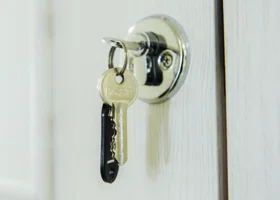 В Челябинске инвалид остался без жилья после операции