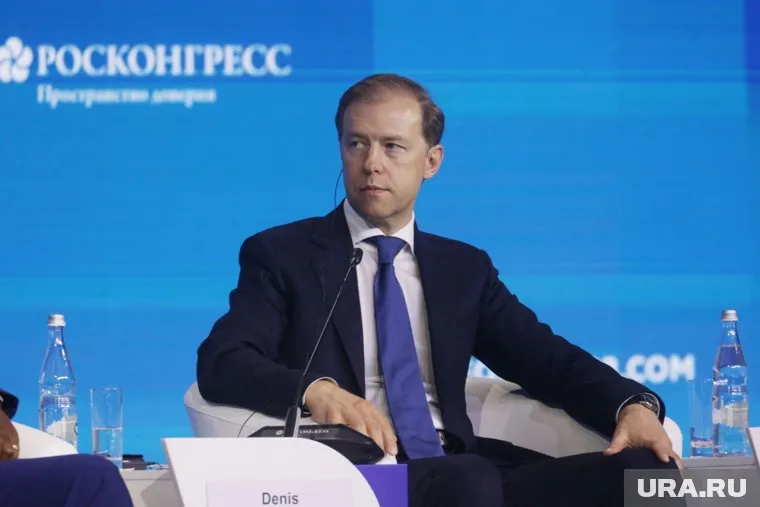 РФ будет постепенно сокращать перечень ввозимых по параллельному импорту продуктов, объяснил Мантуров