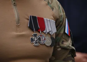 Власти ХМАО презентовали дизайн региональной медали за участие в СВО