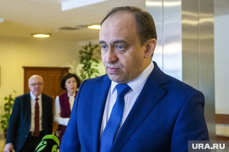 Заместитель губернатора Александр Подорога пообещал решить проблему с игровыми автоматами в Тарко-сале