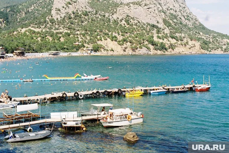 Владимир Зеленский заявил, что не может юридически признать Крым российским, так как это приведет к расколу