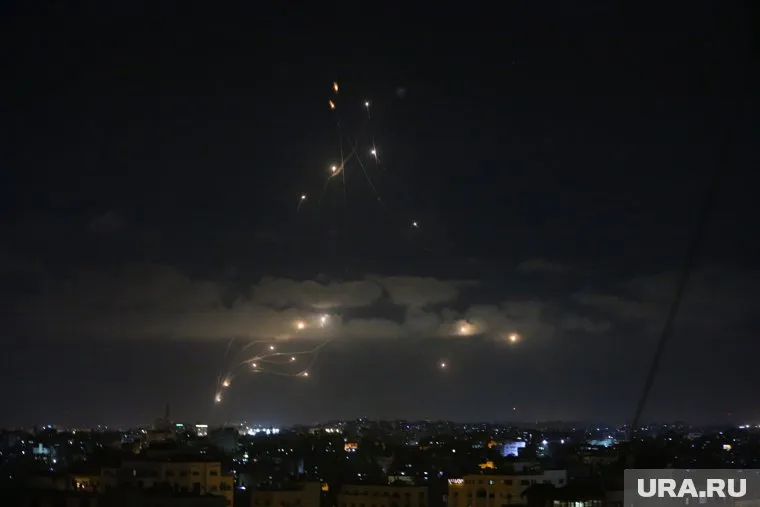 Иран совершил массированный пуск ракет в сторону Израиля