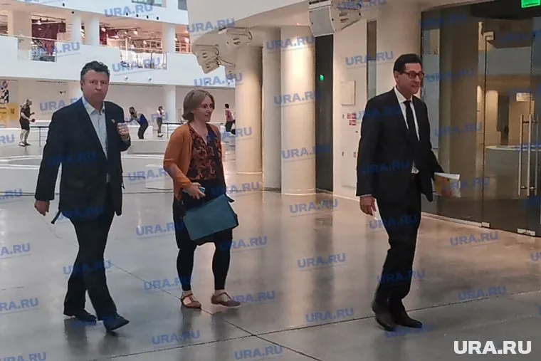 Ужин дипломатов начался в районе 20:40