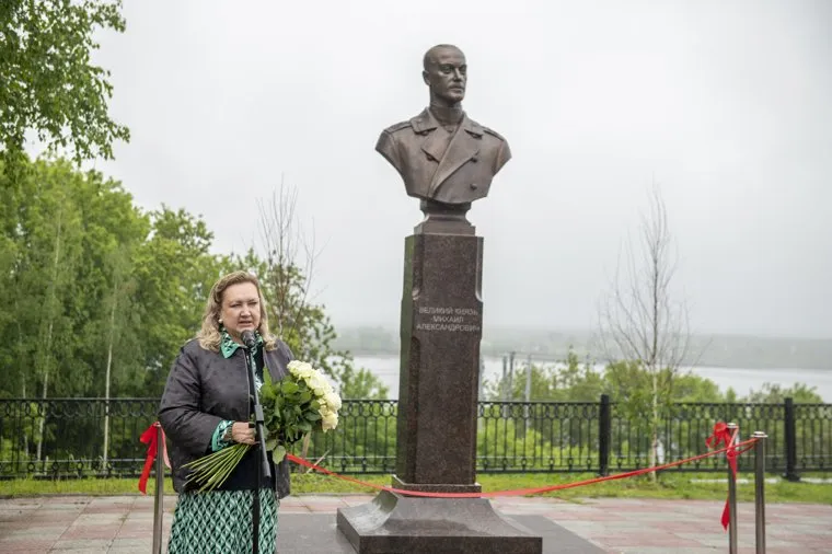 Открытие памятника великому князю Михаилу Александровичу Романову. Пермь