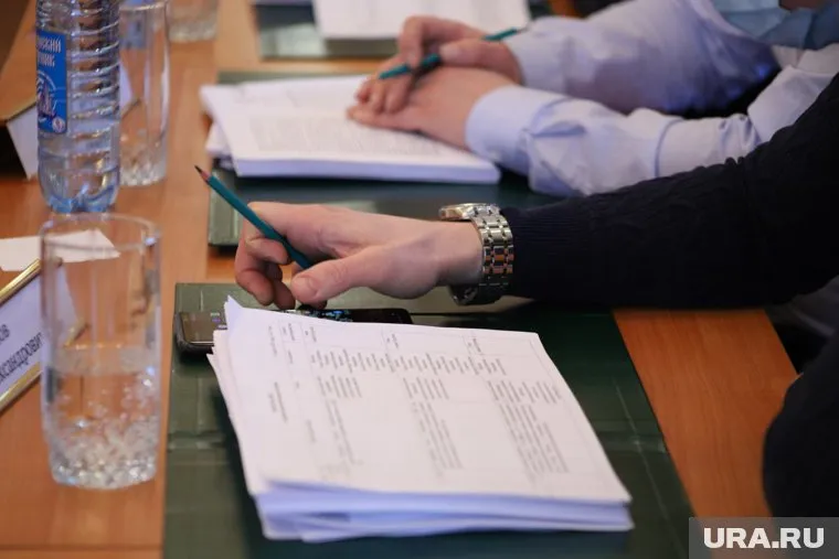 В свердловском заксо определен список председателей комитетов и их заместителей