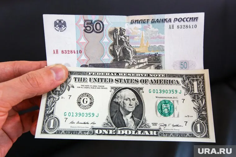 Граждане РФ положили на депозиты 721,1 млн долларов в мае