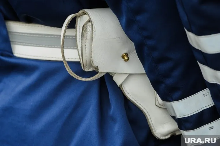 Инспектор открыл прицельный огонь после предупредительного выстрела